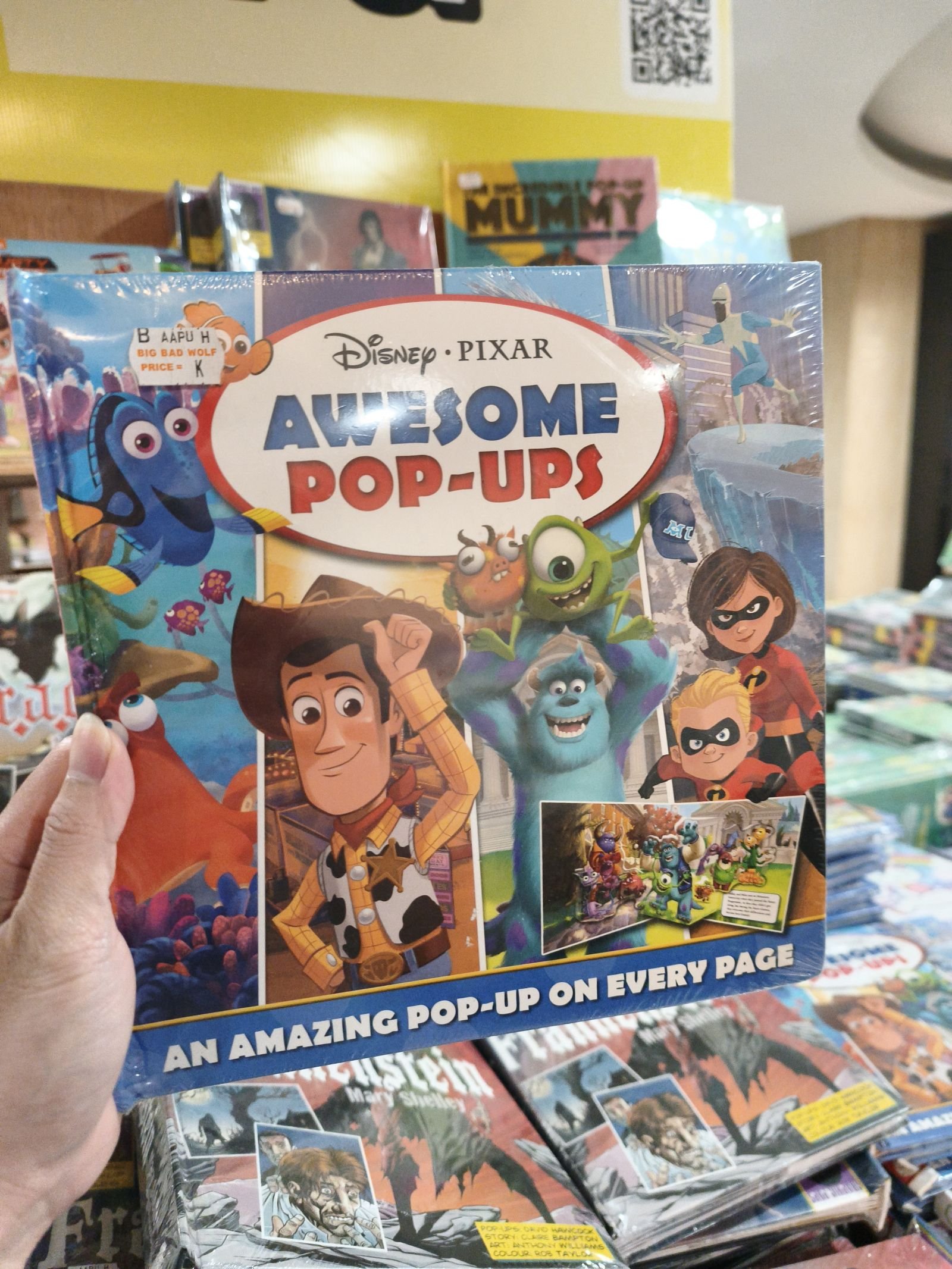 DISNEY PIXAR AWESOME POP-UPS.