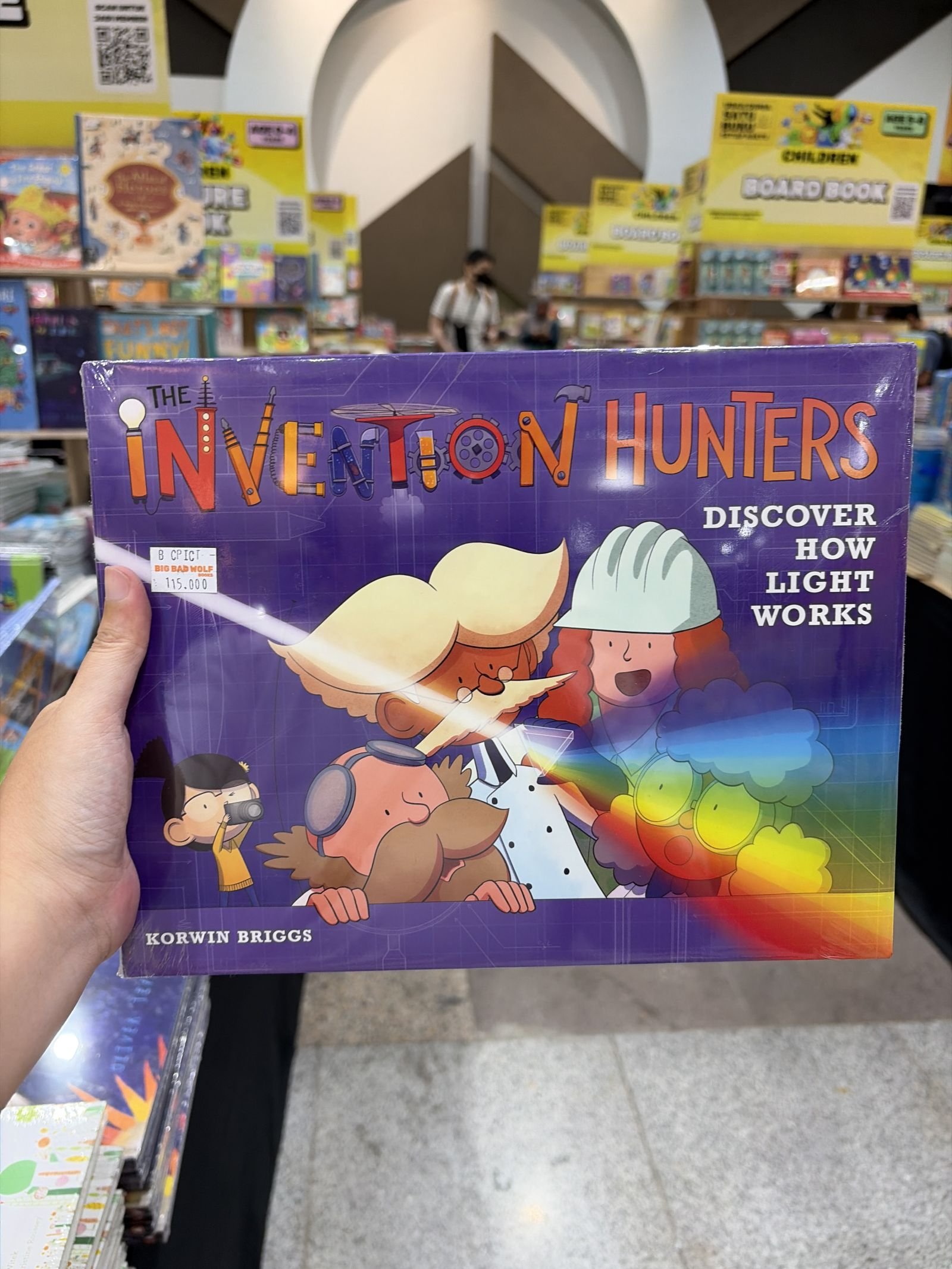 The Invention Hunters Discover How Light Works